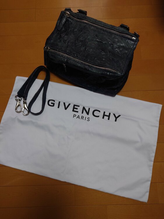 ジバンシイ　パンドラ（ブランドバッグ）の商品画像 - 査定依頼日：2026年4月21日 - 最高査定価格：25,000円