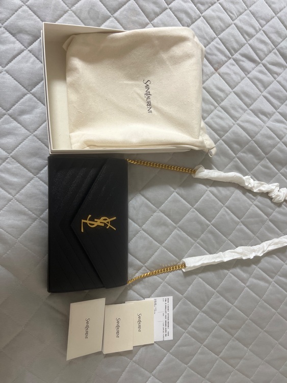 イブサンローラン  （ブランドバッグ）の商品画像 - 査定依頼日：2025年10月1日 - 最高査定価格：150,000円