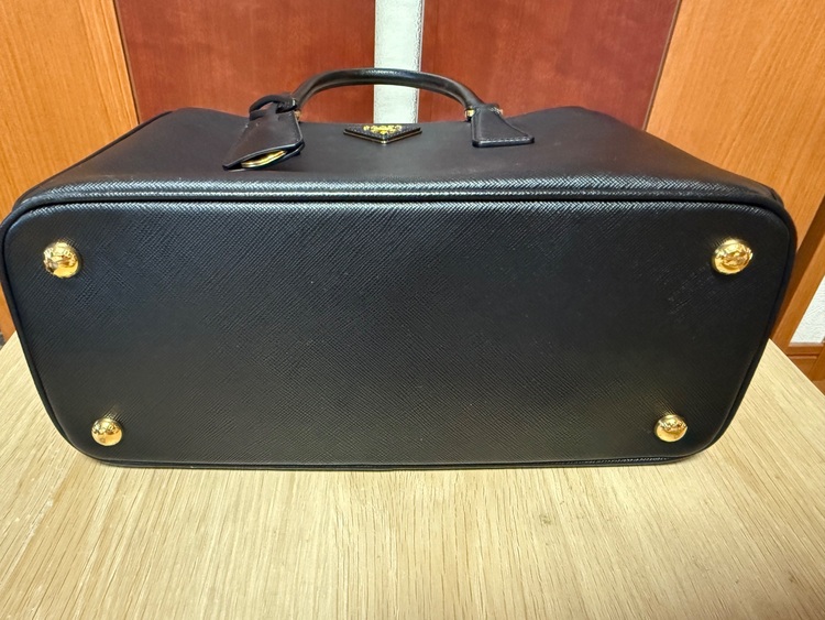 プラダ　ガレリア（ブランドバッグ）の商品画像 - 査定依頼日：2025年8月8日 - 最高査定価格：130,000円