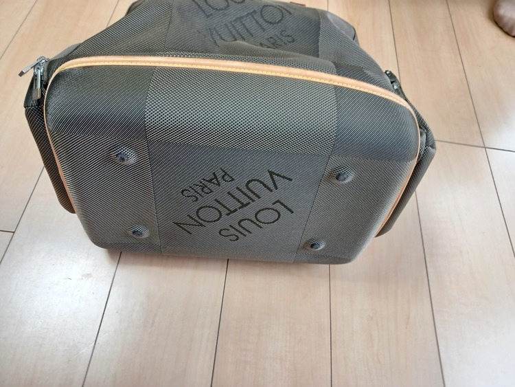 V10014（ブランドバッグ）の商品画像 - 査定依頼日：2022年4月14日 - 最高査定価格：55,000円