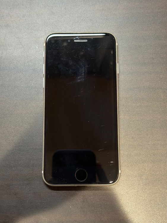iPhone SE (第3世代)（スマホ）の商品画像 - 査定依頼日：2026年6月26日 - 最高査定価格：20,000円