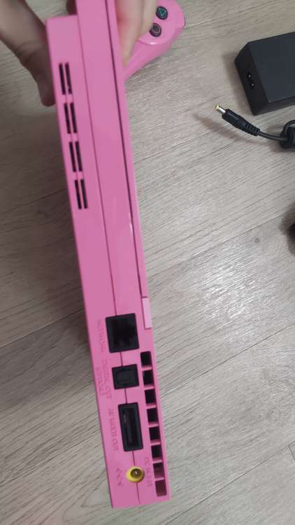 PS2本体　ピンク（ゲーム機本体・ゲームソフト）の商品画像 - 査定依頼日：2022年8月16日 - 最高査定価格：4,500円