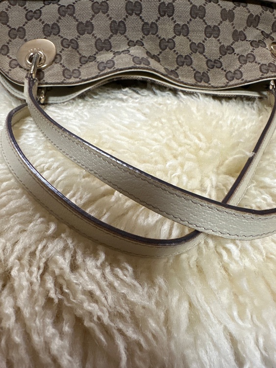 グッチ  （ブランドバッグ）の商品画像 - 査定依頼日：2026年1月20日 - 最高査定価格：40,000円