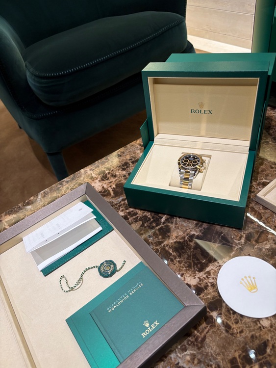 ロレックス デイトナ 1（高級時計）の商品画像 - 査定依頼日：2025年11月30日 - 最高査定価格：4,150,000円