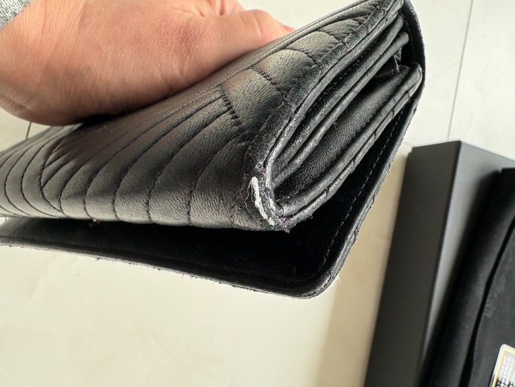 L GUSSET  FLAP WALLET（ブランド財布・小物）の商品画像 - 査定依頼日：2026年3月26日 - 最高査定価格：15,000円