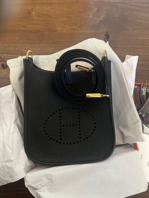 エルメス エブリン （ブランドバッグ）の商品画像 - 査定依頼日：2025年4月29日 - 最高査定価格：420,000円