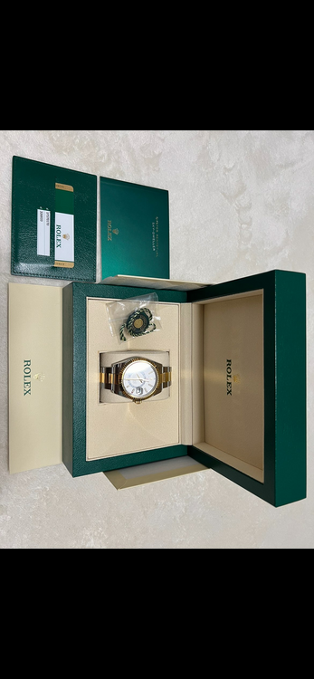 ロレックス スカイドゥエラー （高級時計）の商品画像 - 査定依頼日：2024年12月29日 - 最高査定価格：2,600,000円