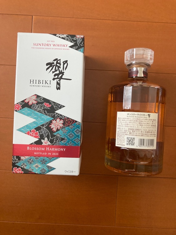 ウイスキー サントリー響（お酒）の商品画像 - 査定依頼日：2026年8月30日 - 最高査定価格：37,500円