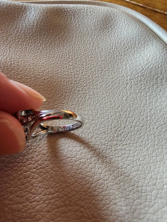 指輪エメラルドダイヤ（宝石）の商品画像 - 査定依頼日：2026年4月15日 - 最高査定価格：150,000円