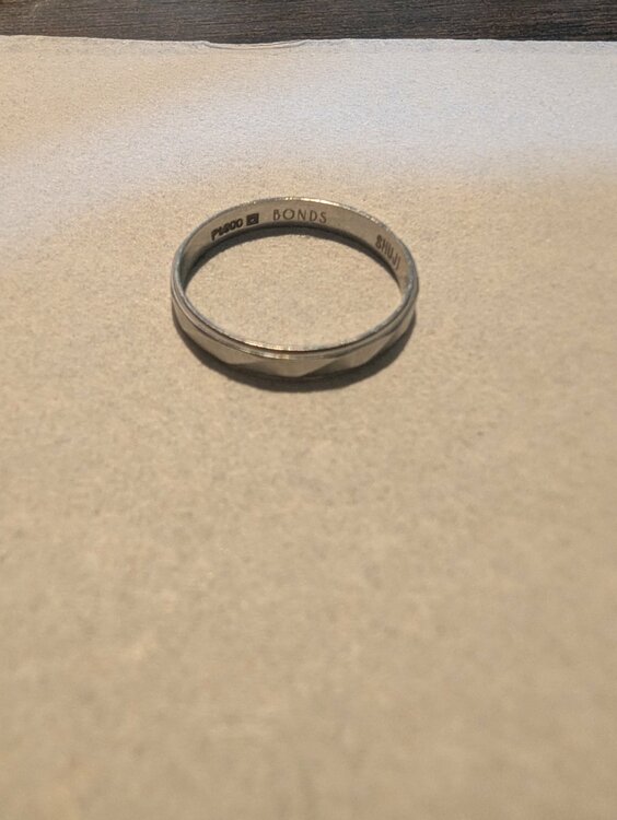 BONDS PIM901-E100ZM（金・貴金属）の商品画像 - 査定依頼日：2026年1月27日 - 最高査定価格：15,000円
