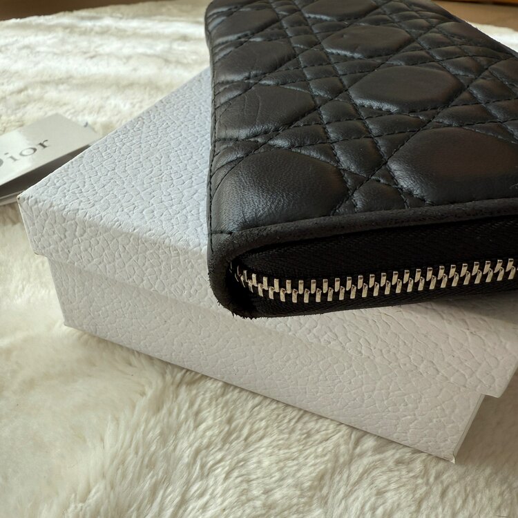 ディオール  （ブランドバッグ）の商品画像 - 査定依頼日：2025年5月17日 - 最高査定価格：60,000円