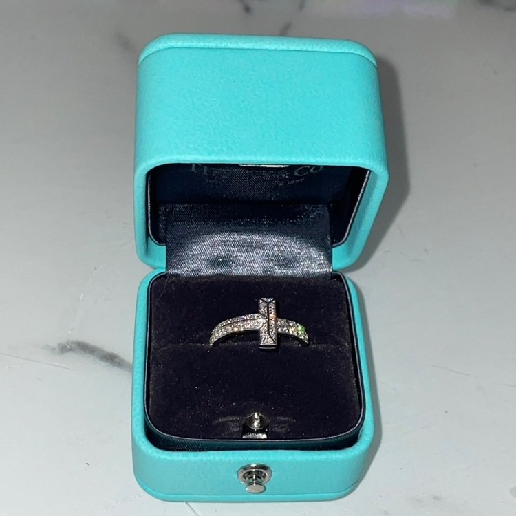 Tワン ナロー リング（宝石）の商品画像 - 査定依頼日：2025年11月16日 - 最高査定価格：350,000円