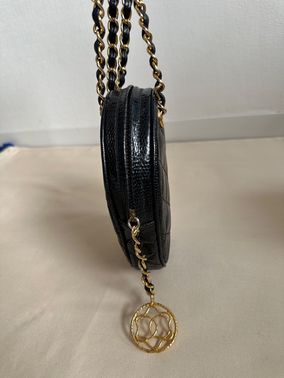 希少 ヴィンテージ CHANEL リザード オーバル チェーンショルダーバッグ（ブランドバッグ）の商品画像 - 査定依頼日：2026年8月21日 - 最高査定価格：90,000円