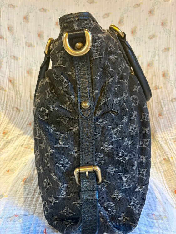 ネオカビィMM（ブランドバッグ）の商品画像 - 査定依頼日：2026年3月15日 - 最高査定価格：190,000円