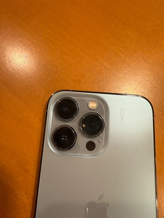 iPhone13pro（スマホ）の商品画像 - 査定依頼日：2025年10月4日 - 最高査定価格：61,000円