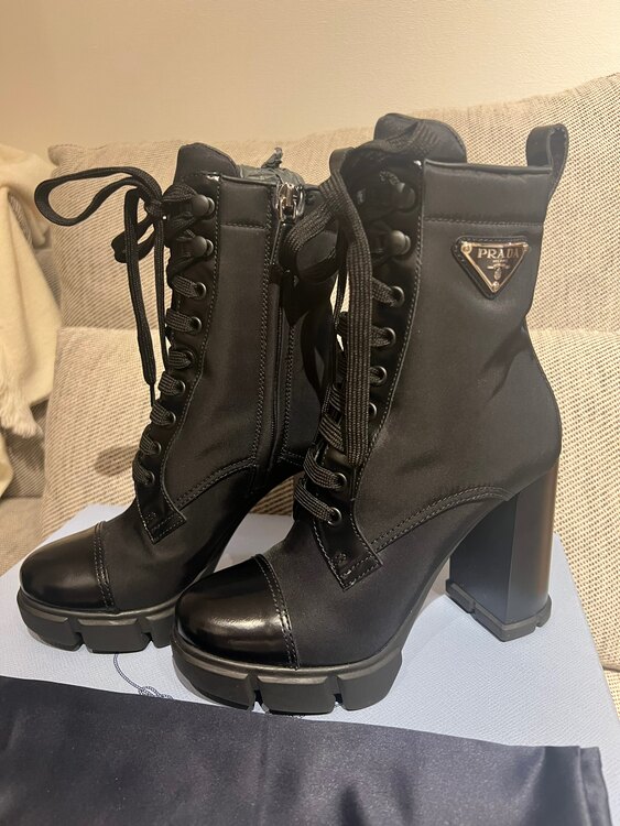 プラダ  （ブランドバッグ）の商品画像 - 査定依頼日：2025年3月28日 - 最高査定価格：60,000円