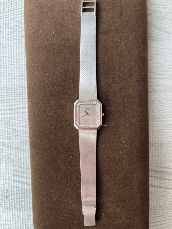 クレドール8420-5060 k18 WG　ダイヤベゼル（高級時計）の商品画像 - 査定依頼日：2025年7月12日 - 最高査定価格：520,000円