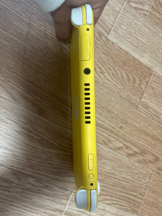 Nintendo Switch right（ゲーム機本体・ゲームソフト）の商品画像 - 査定依頼日：2026年2月11日 - 最高査定価格：8,000円