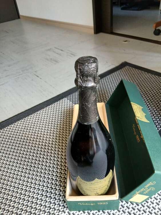 シャンパン ドン・ペリニヨン （お酒）の商品画像 - 査定依頼日：2025年4月8日 - 最高査定価格：21,000円