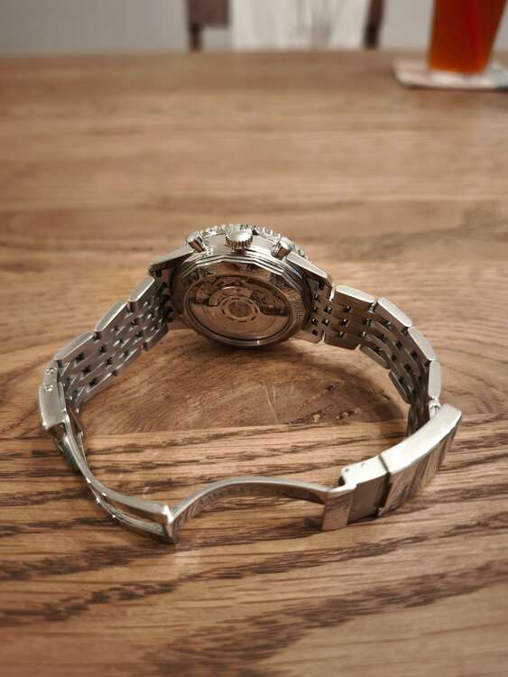 ブライトリング ナビタイマー AB0121（高級時計）の商品画像 - 査定依頼日：2025年4月7日 - 最高査定価格：500,000円