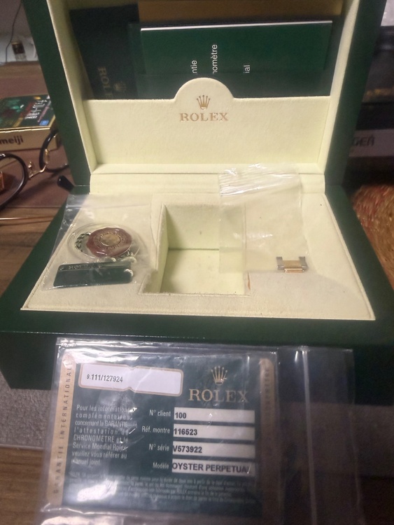 ロレックス デイトナ 116523G Vば（高級時計）の商品画像 - 査定依頼日：2026年4月5日 - 最高査定価格：3,230,000円