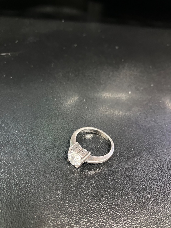 不明（金・貴金属）の商品画像 - 査定依頼日：2026年2月4日 - 最高査定価格：1,000円