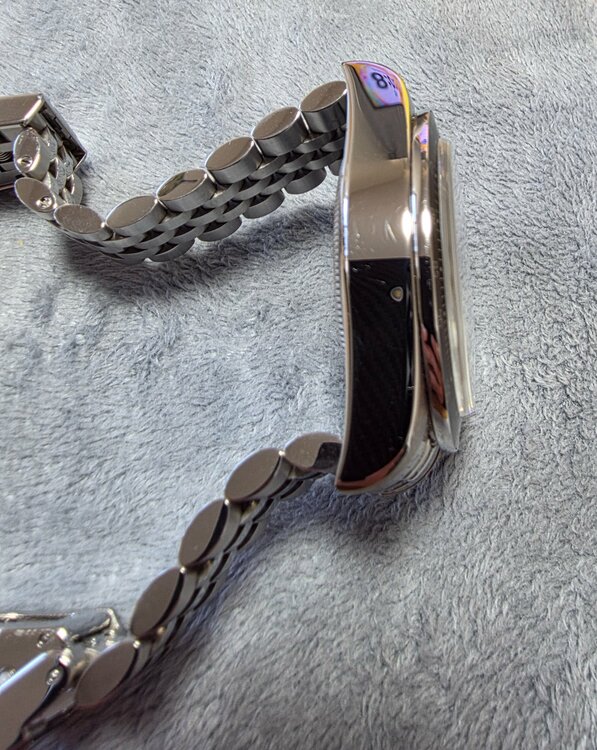 ブラックベイクロノ 5連ブレス（高級時計）の商品画像 - 査定依頼日：2025年12月19日 - 最高査定価格：560,000円