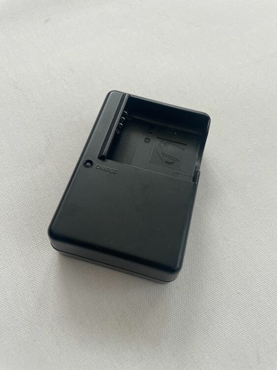 RICOH GR DIGITAL Ⅳ（カメラ）の商品画像 - 査定依頼日：2025年11月11日 - 最高査定価格：28,000円