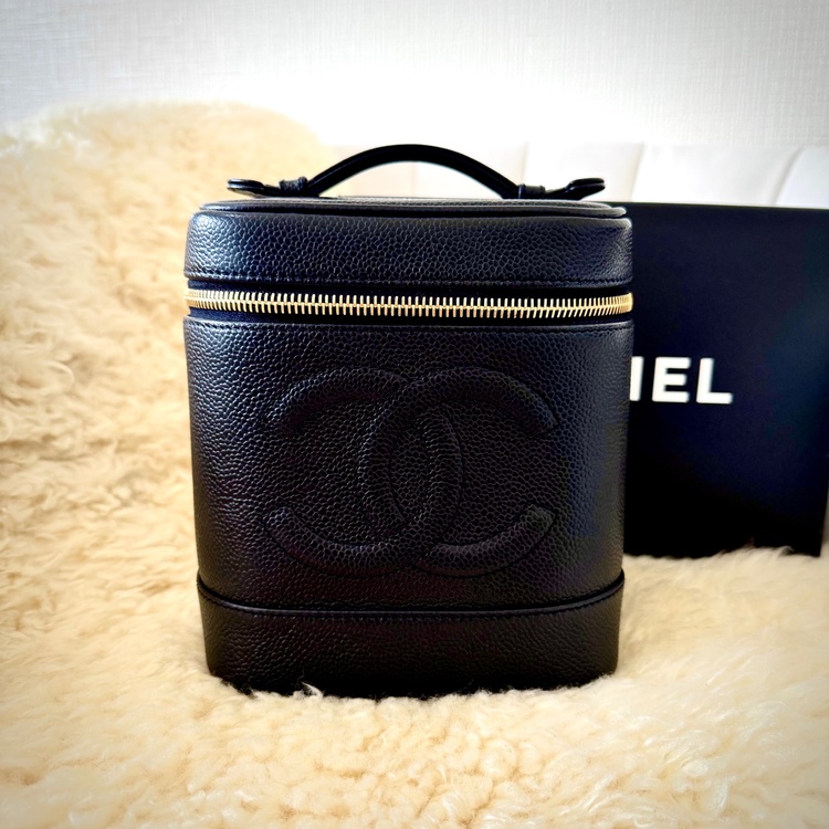 CHANEL バニティバッグ キャビアスキン ココマーク Gカード有（ブランドバッグ）の商品画像 - 査定依頼日：2026年5月13日 - 最高査定価格：125,000円