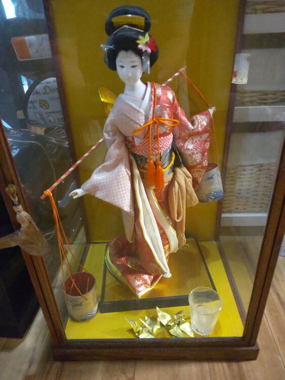 日本人形（美術品・骨董品）の商品画像 - 査定依頼日：2026年6月28日 - 最高査定価格：3,000円