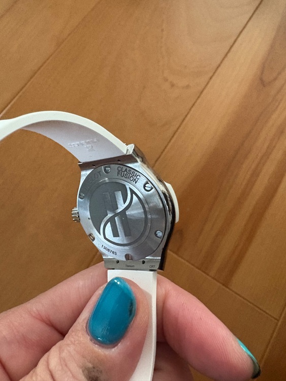 ウブロ クラシックフュージョン 581.NE.2010.RW.1104（高級時計）の商品画像 - 査定依頼日：2025年6月24日 - 最高査定価格：610,000円