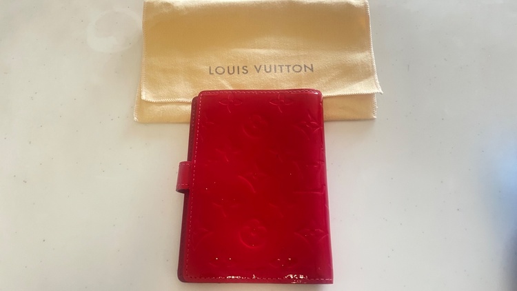 LOUIS VUITTON ヴェルニ 手帳カバー レッド（ブランド財布・小物）の商品画像 - 査定依頼日：2026年7月26日 - 最高査定価格：5,000円