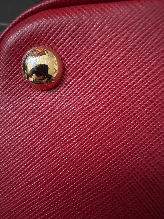 ガレリア ミディアム（ブランドバッグ）の商品画像 - 査定依頼日：2025年1月19日 - 最高査定価格：80,000円