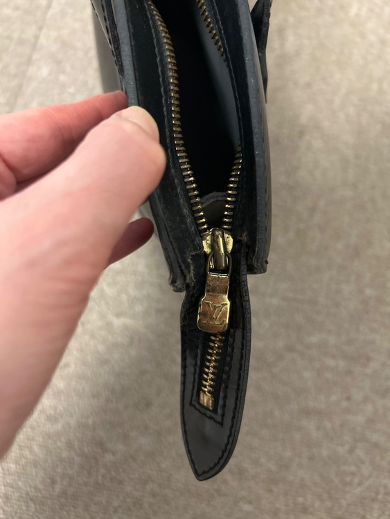 エピ（ブランドバッグ）の商品画像 - 査定依頼日：2025年11月27日 - 最高査定価格：40,000円