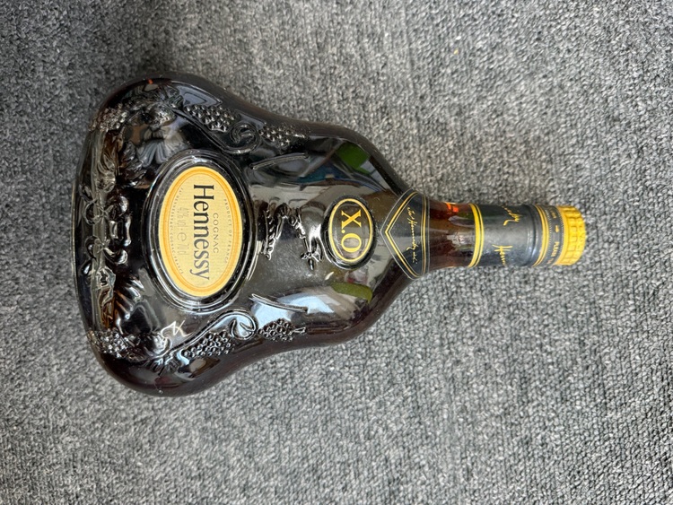 ブランデー ヘネシー （お酒）の商品画像 - 査定依頼日：2025年8月21日 - 最高査定価格：17,000円