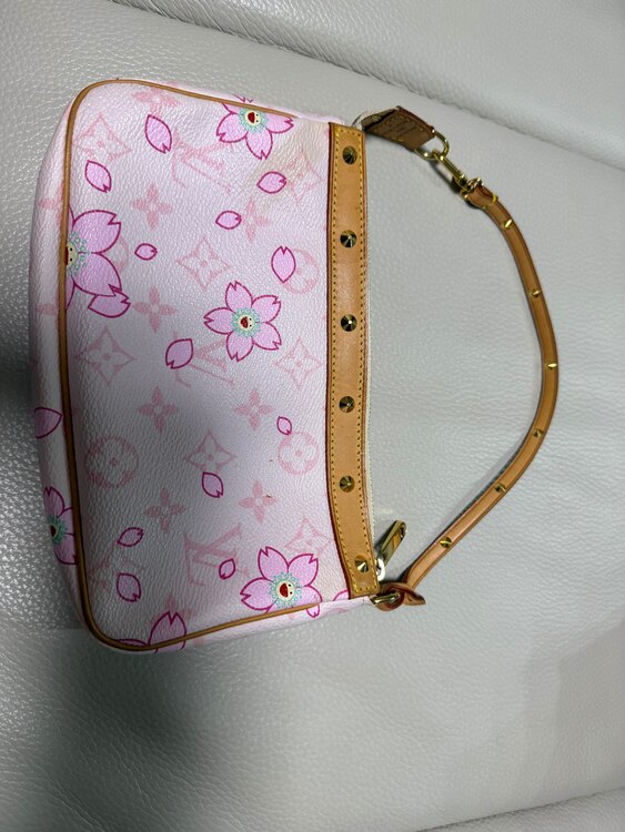 チェリーブロッサムポシェット（ブランドバッグ）の商品画像 - 査定依頼日：2025年3月31日 - 最高査定価格：110,000円