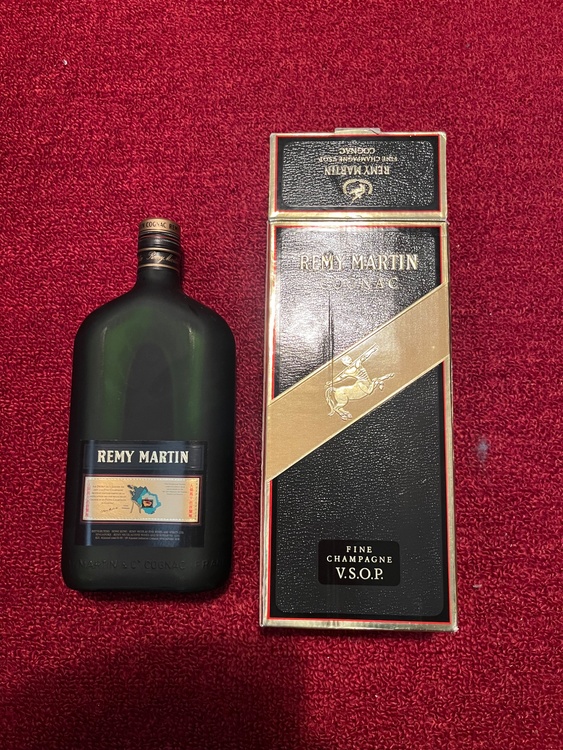 実家にあるので型番とかはわかりません（お酒）の商品画像 - 査定依頼日：2025年12月6日 - 最高査定価格：3,500円