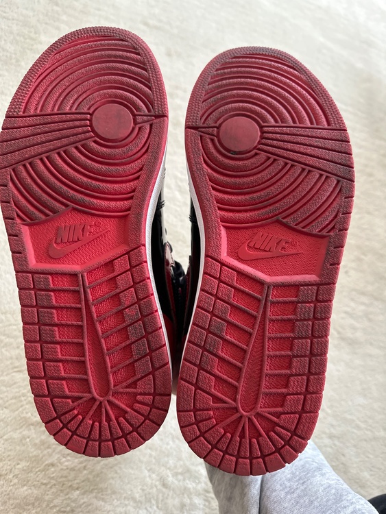 ナイキ　パテントブレッド（古着・ファッション）の商品画像 - 査定依頼日：2026年4月4日 - 最高査定価格：3,900円