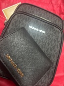 マイケルコース バック 財布（古着・ファッション）の商品画像 - 査定依頼日：2026年1月16日 - 最高査定価格：2,500円