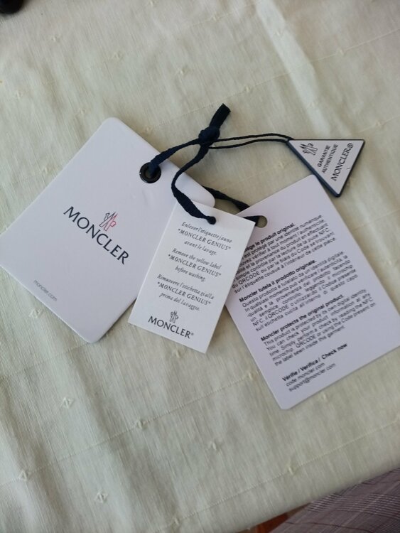 ダウンジャケット　GENIUS（古着・ファッション）の商品画像 - 査定依頼日：2025年12月13日 - 最高査定価格：26,000円