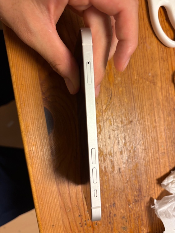 iPhone 12 64GB docomo（スマホ）の商品画像 - 査定依頼日：2025年8月30日 - 最高査定価格：18,000円