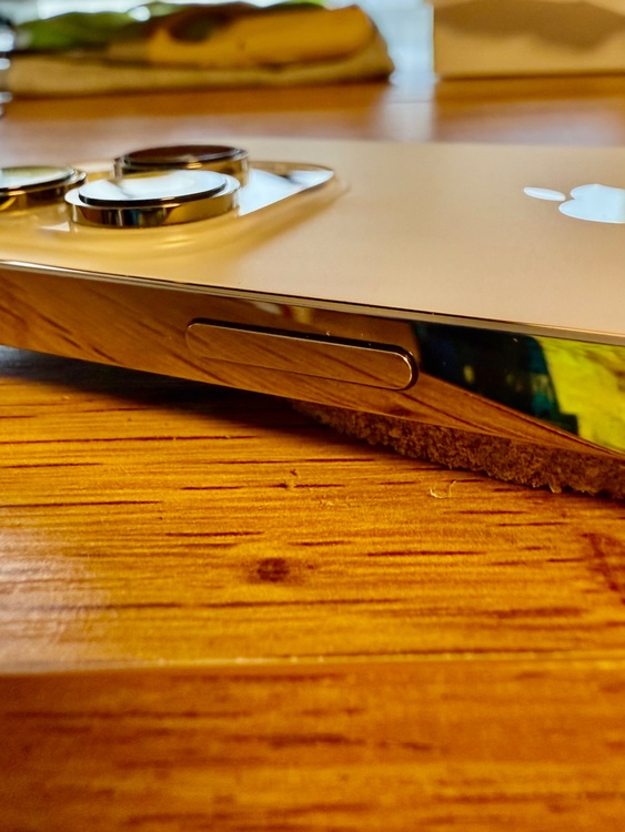 iPhone 14 Pro 128GB SIMフリー（スマホ）の商品画像 - 査定依頼日：2025年6月26日 - 最高査定価格：80,000円