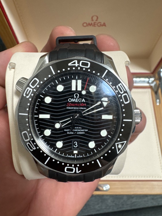 オメガ シーマスター Diver300（高級時計）の商品画像 - 査定依頼日：2025年7月14日 - 最高査定価格：600,000円