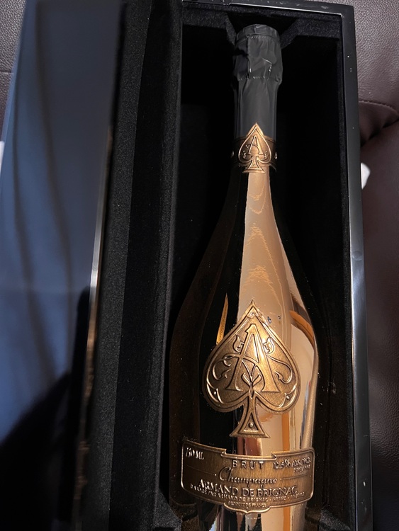 アルマンドゴールド（お酒）の商品画像 - 査定依頼日：2025年11月30日 - 最高査定価格：26,000円