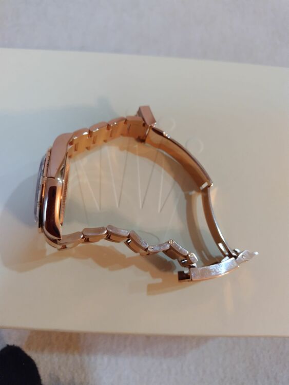 ロレックス デイトナ 126505 ダイヤいり（高級時計）の商品画像 - 査定依頼日：2025年9月12日 - 最高査定価格：8,500,000円