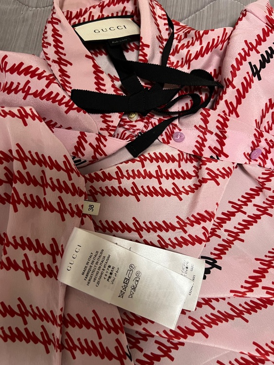 ブラウス（古着・ファッション）の商品画像 - 査定依頼日：2025年8月25日 - 最高査定価格：3,000円