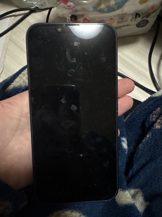 iPhone 13 128GB au（スマホ）の商品画像 - 査定依頼日：2025年12月27日 - 最高査定価格：36,000円