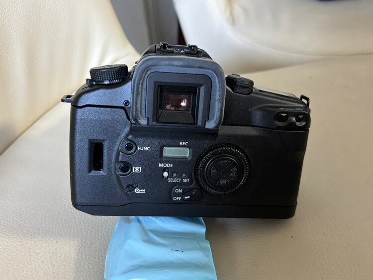 EOS 7（カメラ）の商品画像 - 査定依頼日：2025年4月29日 - 最高査定価格：4,000円