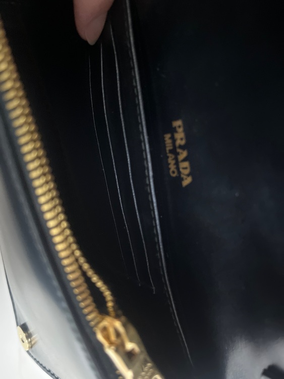 プラダ  （ブランドバッグ）の商品画像 - 査定依頼日：2025年11月20日 - 最高査定価格：130,000円