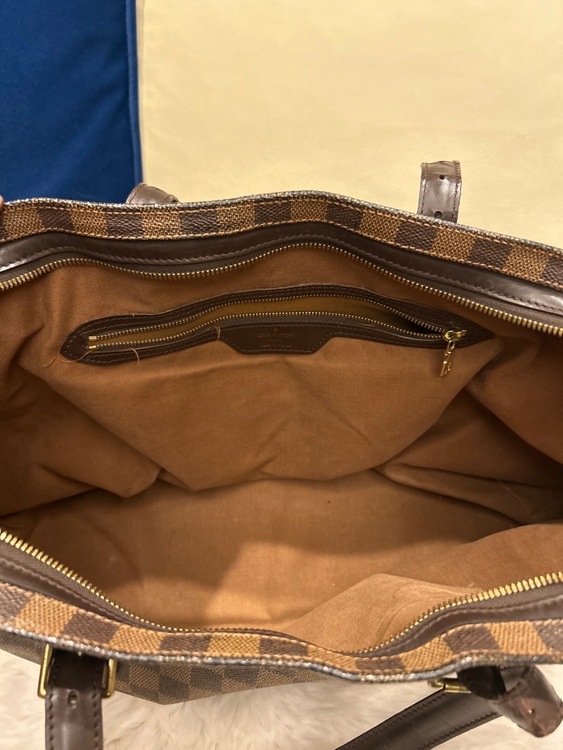 肩掛けバッグ（ブランドバッグ）の商品画像 - 査定依頼日：2025年10月15日 - 最高査定価格：40,000円